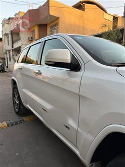 جیپ گراند شیرۆکی